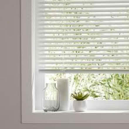 Photo of free White Blinds (TN24) #1
