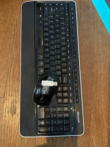 Photo of free Wireless keyboard and mouse (Chevy Chase DC) #1