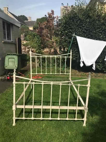 Photo of free victorian iron bedstead (Northend) #2