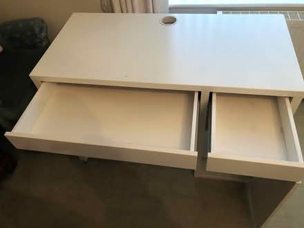 Photo of free White Desk (CH60) #3