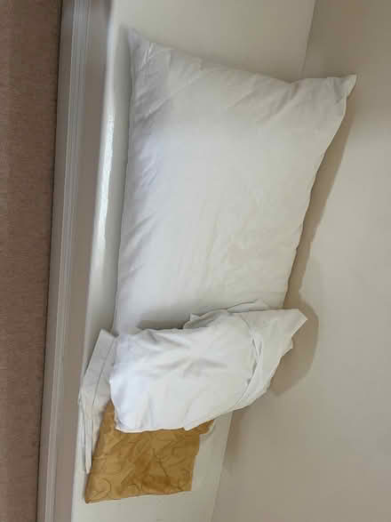 Photo of free Pillow, quilt cover & sheet (Hereford Victoria bridge HR1) #1