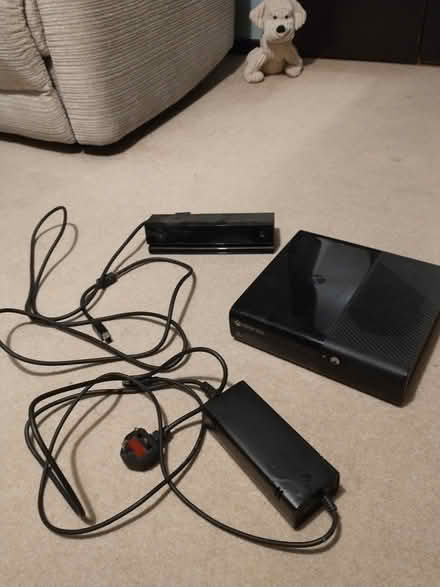 Photo of free Xbox 360, controllers & games (OX11 Didcot) #2