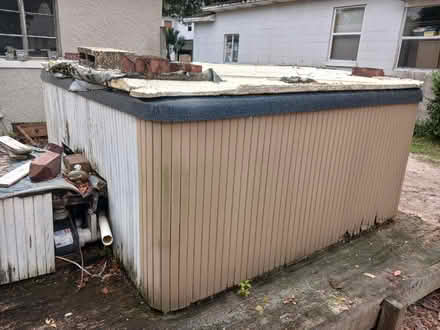Photo of free WORKING Hot Tub (College Park 32804) #3