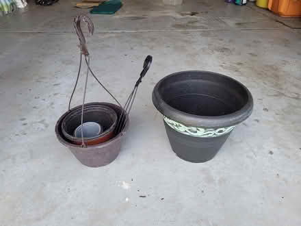 Photo of free Assorted size pots (SW Canton Beck & Geddes area) #1