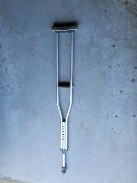 Photo of free Single Crutch (SW Canton Beck & Geddes area) #1