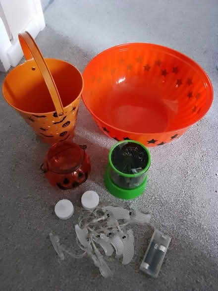Photo of free Halloween bundle & carving tools (Moreton Hall BSE) #1