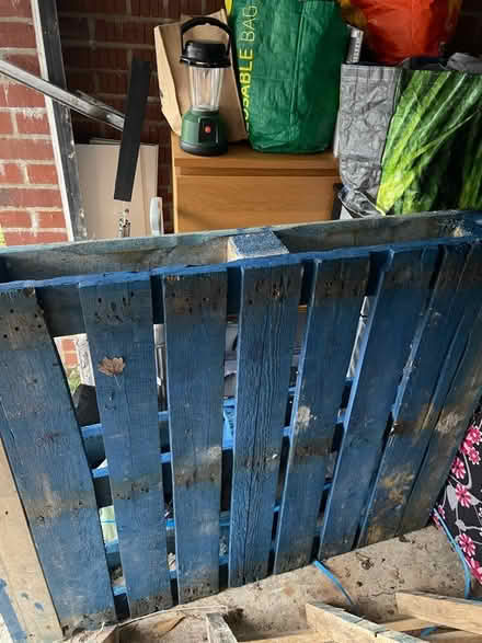 Photo of free Wooden pallet (Cheshunt EN8) #1