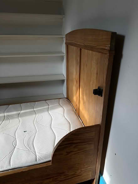 Photo of free Single bed with mattress (New barnet) #3