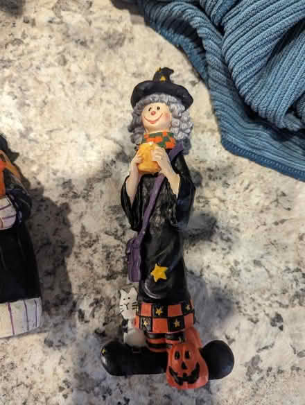 Photo of free Halloween decor (Shell gas station, Hampton NJ) #2