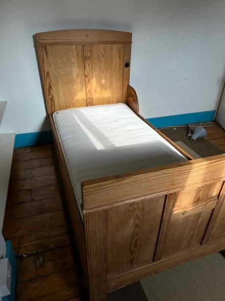 Photo of free Single bed with mattress (New barnet) #4
