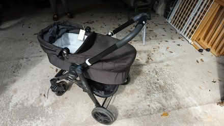 Photo of free 4-piece Graco stroller (Craig-y-don LL30) #3