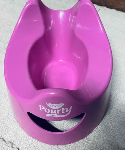 Photo of free Pourty Easy Pour Children’s Potty (Rose Grove BB12) #2
