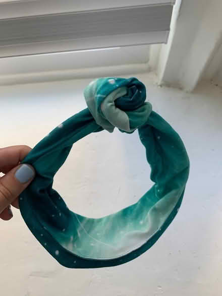 Photo of free Soft hairband with flexible rubber (Broadview and Danforth) #1