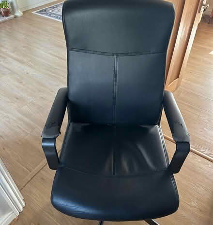 Photo of free Black office chair (GU1) #4