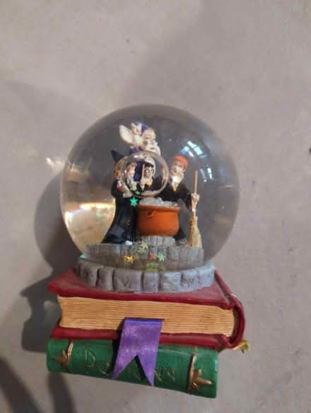 Photo of free Harry Potter Snow globe (Shell gas station, Hampton NJ) #1
