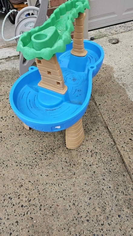 Photo of free Water table (Broadlands, VA) #1