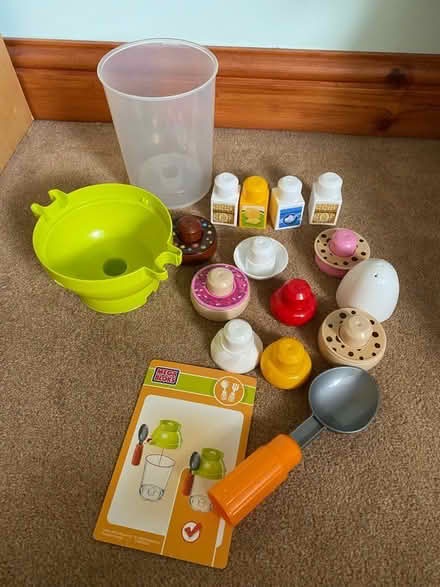 Photo of free Mega Bloks Cookie Jar Baking Set (Rainford, St Helens WA11) #2