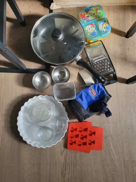 Photo of free Kitchen stuff (Seven kings ilford IG3) #2