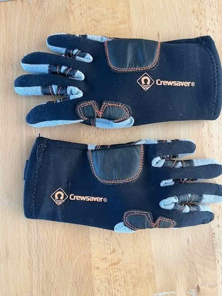 Photo of free Childs Sailing Gloves Size 4 (Weymouth (DT3)) #2