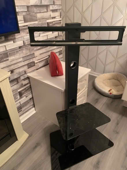 Photo of free To stand (Bramley) #1