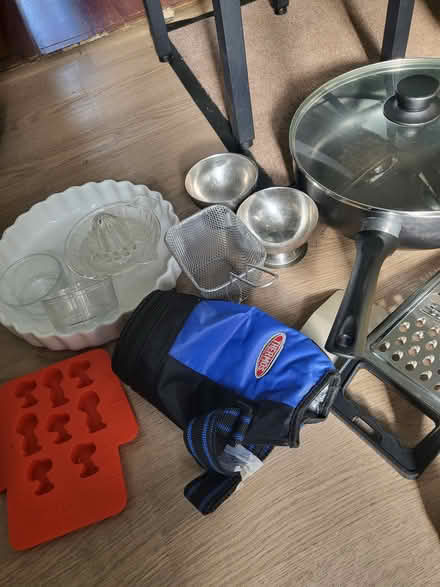 Photo of free Kitchen stuff (Seven kings ilford IG3) #1