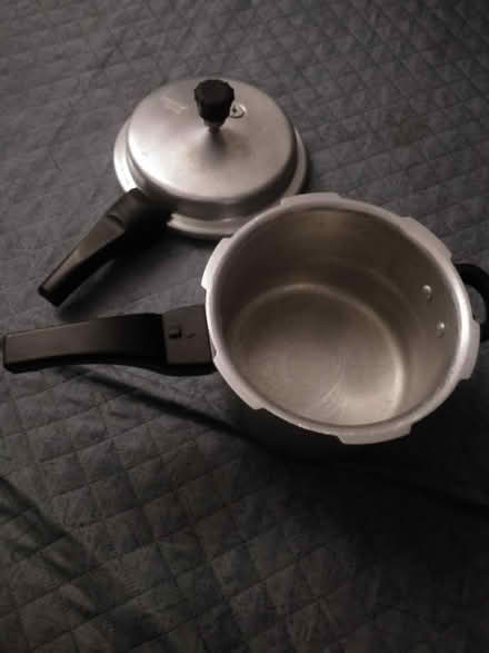 Photo of free 3 ltr pressure cooker (E11) #1