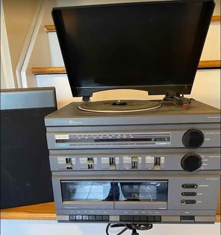 Photo of free Stereo (Somerset) #1