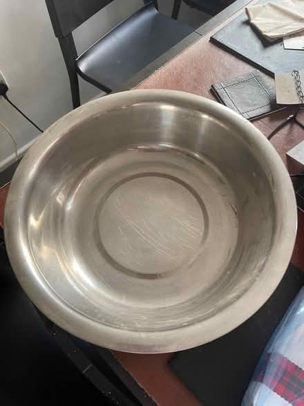 Photo of free Large metal mixing bowl (Bethnal Green E2) #1