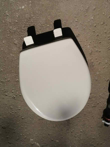 Photo of free Slow close toilet seat (K2K2N7) #1