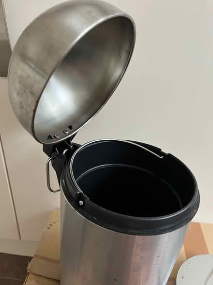 Photo of free Bathroom Bin & Toilet Roll Stand (Weymouth (DT3)) #2