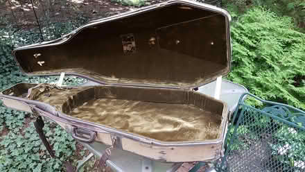 Photo of free cello case (Bronte and Third Line area) #1