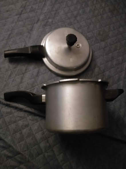 Photo of free 3 ltr pressure cooker (E11) #2