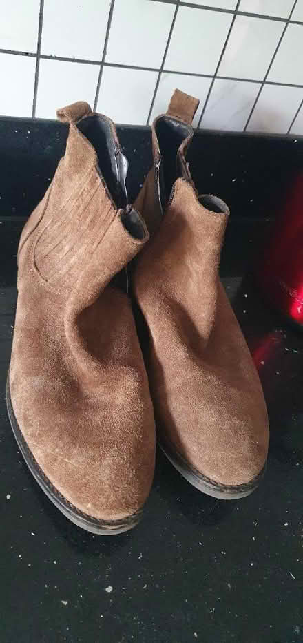 Photo of free Ankle boots size 6/5.5 UK (Edinburgh EH4) #2