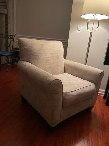 Photo of free Beige Chair (Willow Glen) #1