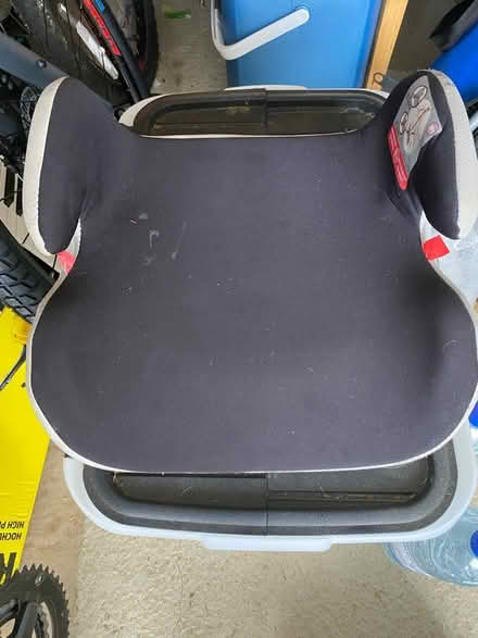 Photo of free Car booster seat (Dunfermline KY11) #1