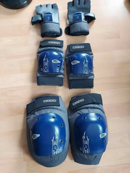 Photo of free Decathlon Knee, Elbow and Wrist Pads (Morley Green SK9) #1