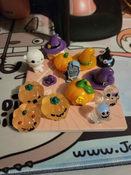 Photo of free Mini Halloween figures (LES) #1