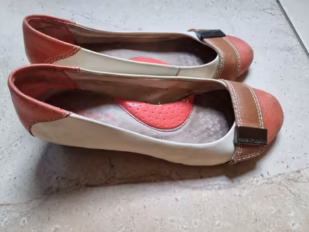 Photo of free Size 5 hush puppies (Woodley RG5) #1