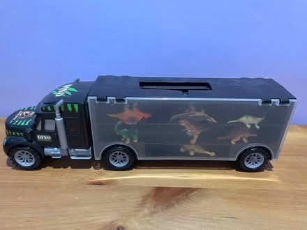 Photo of free Dinosaur lorry with dinosaurs (Bowbridge) #1
