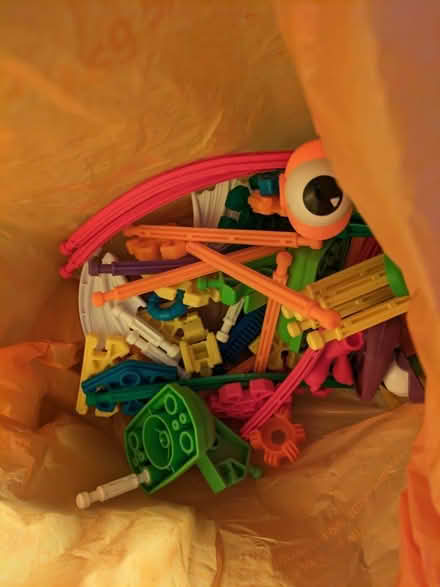 Photo of free Selection of toys (CV7) #1