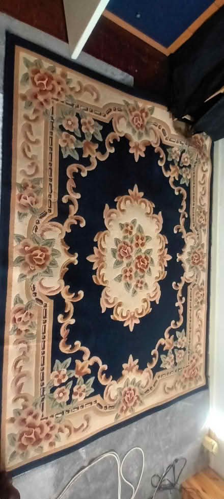 Photo of free large rug. (Fishermead MK6) #1