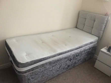 Photo of free small single divan bed (Kilburn) #1