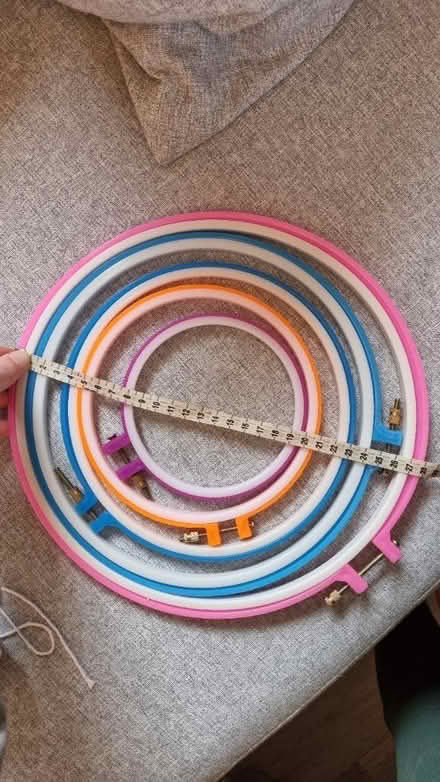 Photo of free Plastic embroidery hoops (WA16) #2