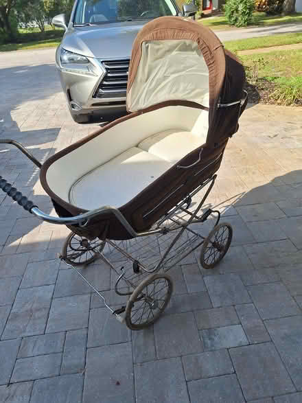Photo of free Vintage Baby Pram Stroller (Tarpon Springs) #2