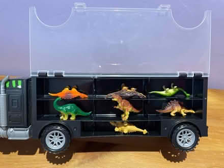 Photo of free Dinosaur lorry with dinosaurs (Bowbridge) #3