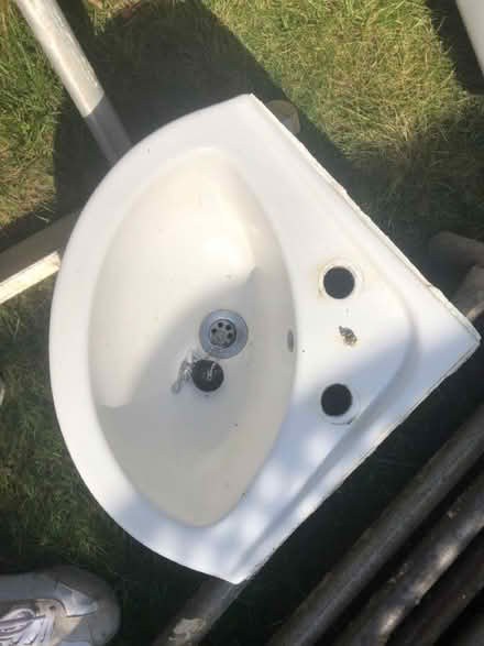Photo of free Cloakroom toilet corner hand wash basin (Watford Heath WD19) #1