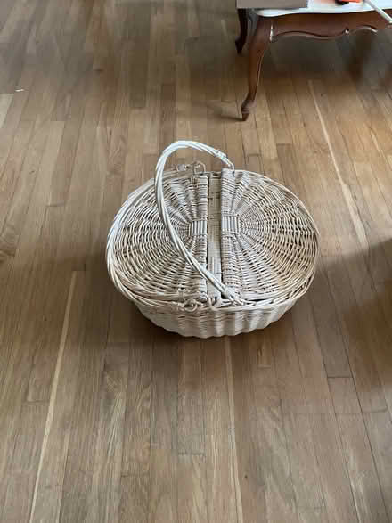 Photo of free picnic basket (Westerville) #1
