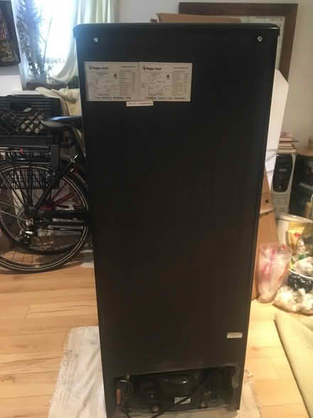 Photo of free working fridge (near ossington subway) #3