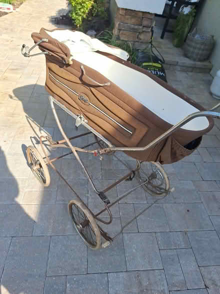 Photo of free Vintage Baby Pram Stroller (Tarpon Springs) #3