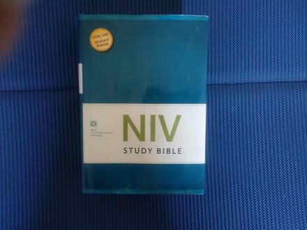 Photo of free Reference Book - New International Bible, Study Edition (Hollingbury BN1) #1